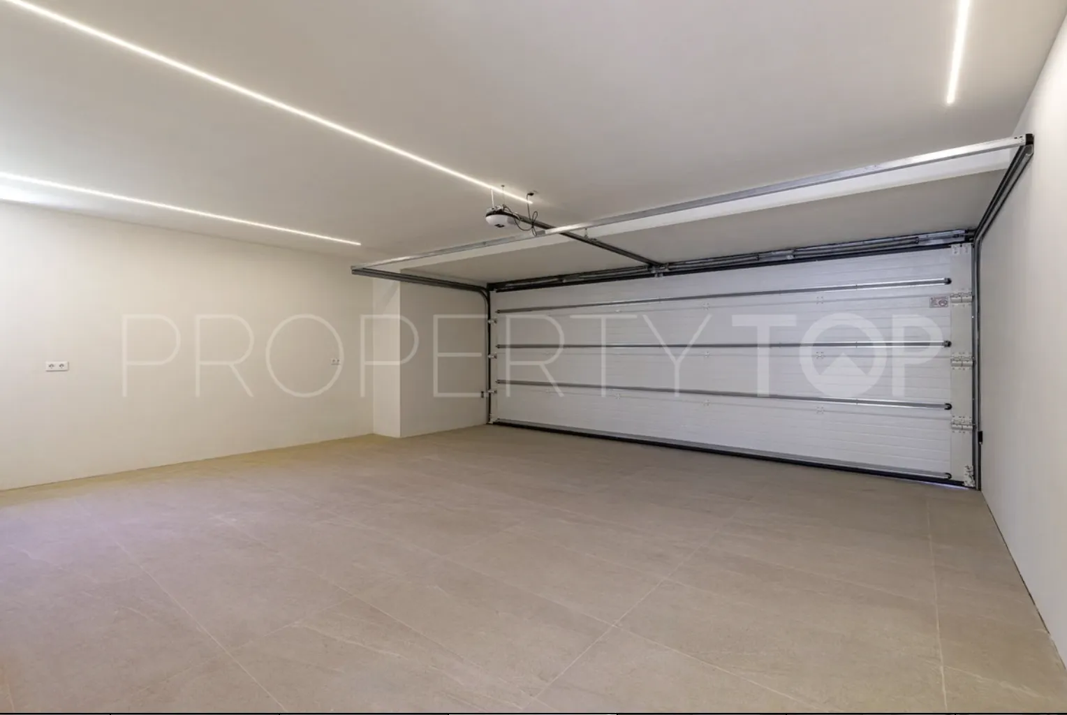 Villa en venta en Sotogrande con 4 dormitorios