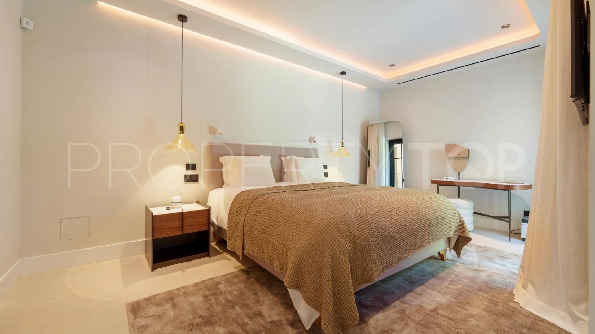 Buy Marbella - Puerto Banus villa