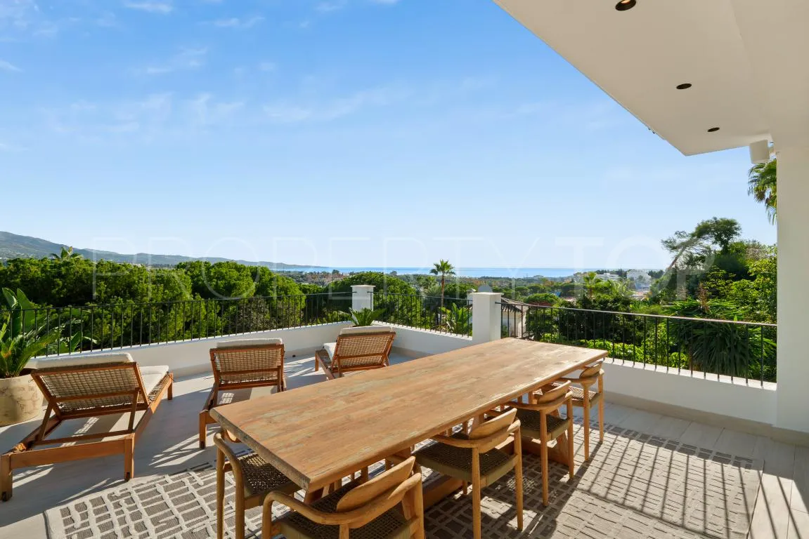 Villa en venta en Nueva Andalucia con 6 dormitorios
