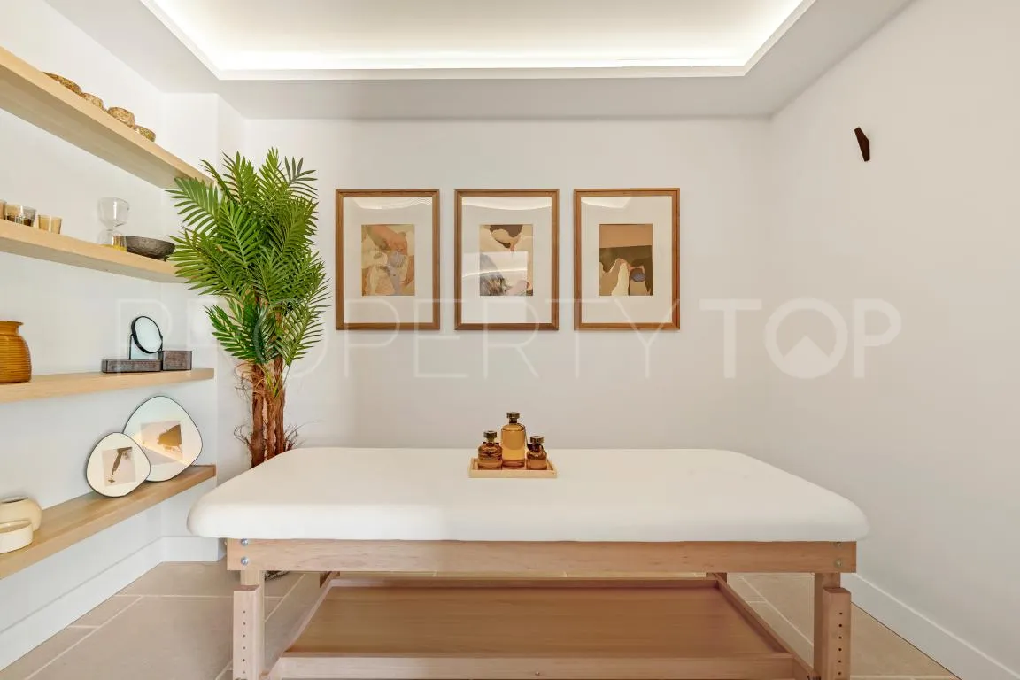 Villa en venta en Nueva Andalucia con 6 dormitorios