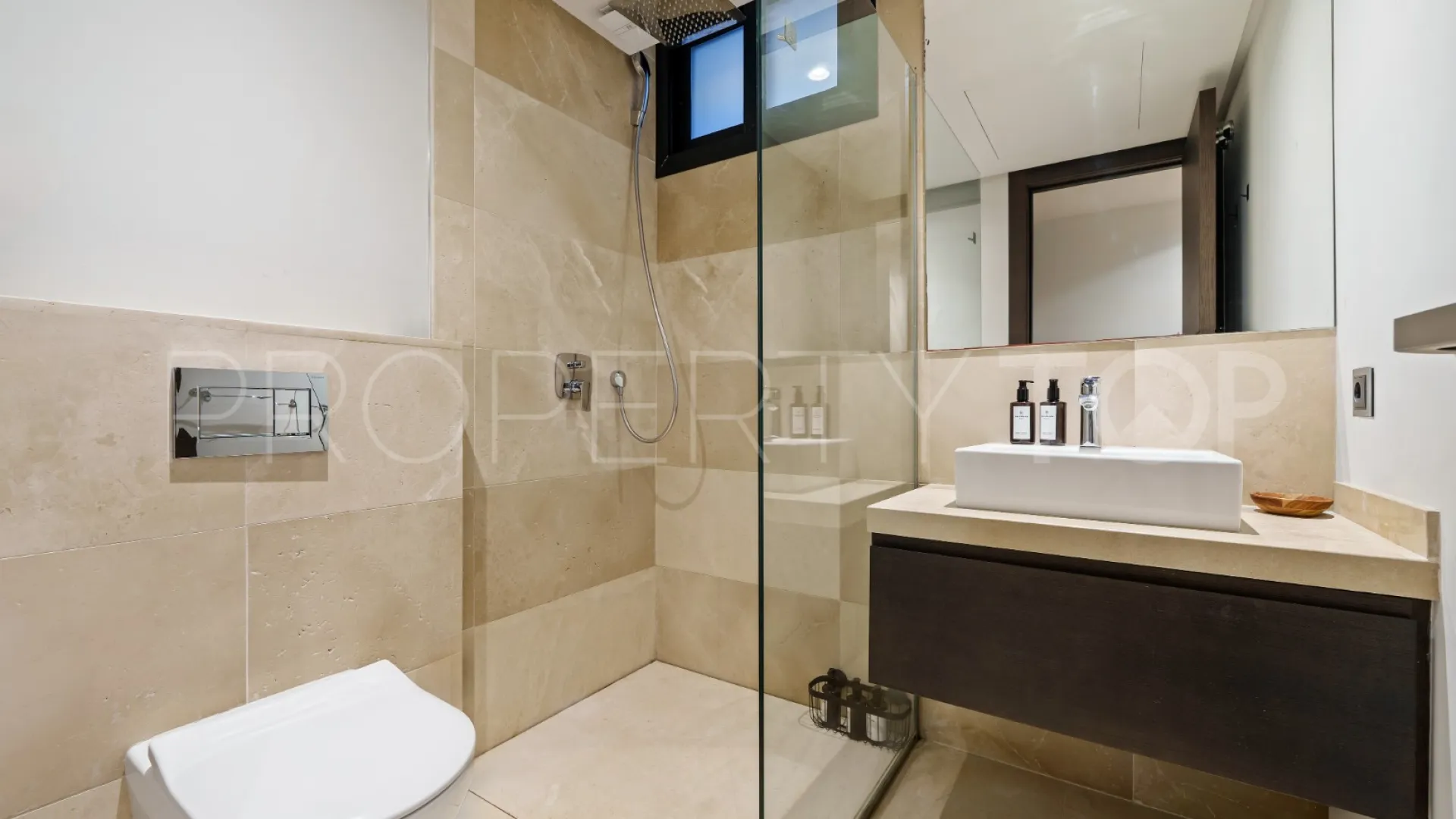 For sale Los Olivos villa with 6 bedrooms