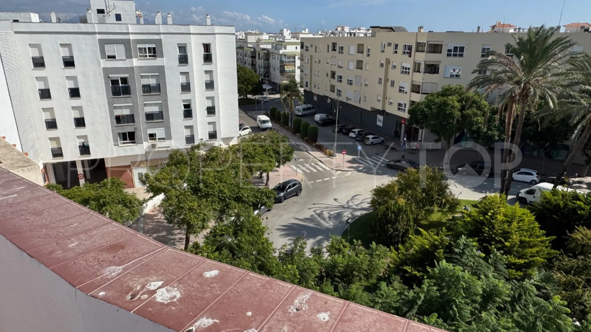 Estepona 4 bedrooms penthouse for sale