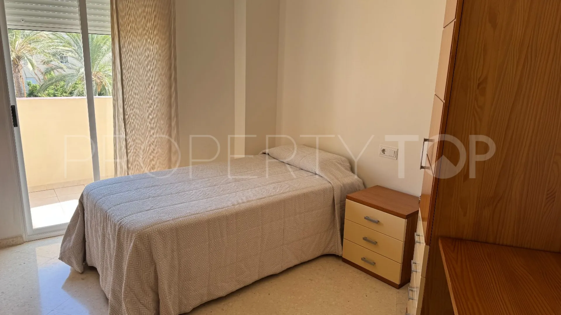 Estepona 4 bedrooms penthouse for sale