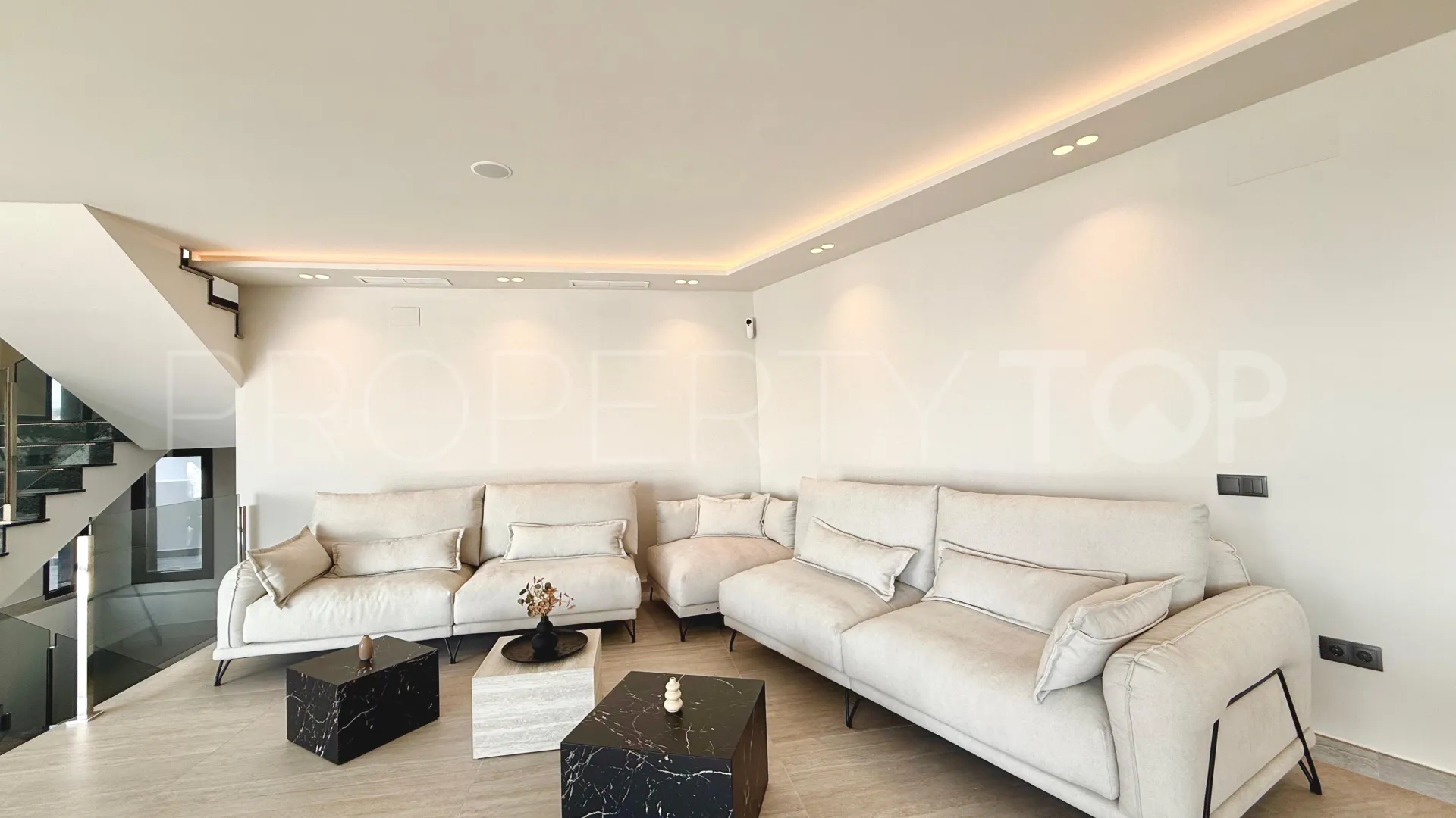 For sale villa in El Faro with 5 bedrooms