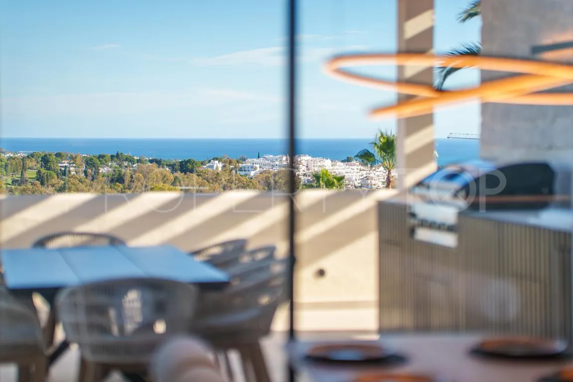 Duplex penthouse with 3 bedrooms for sale in Nueva Andalucia