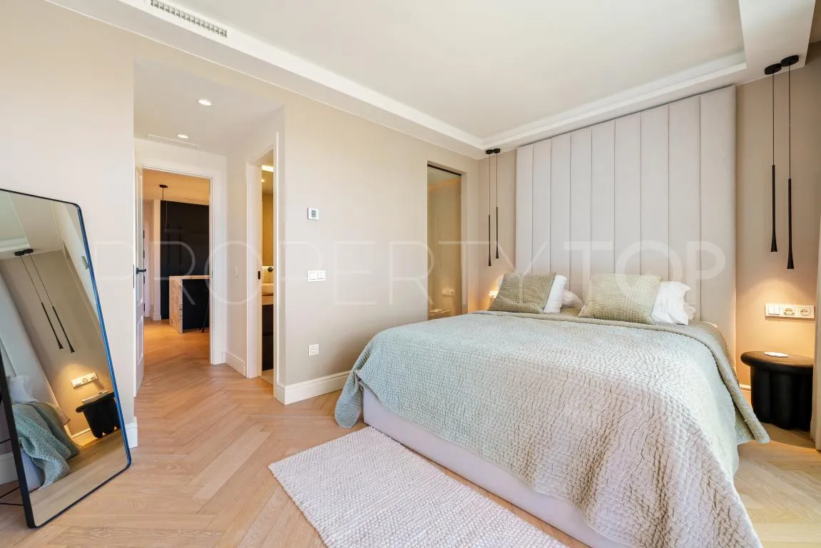 Duplex penthouse with 3 bedrooms for sale in Nueva Andalucia