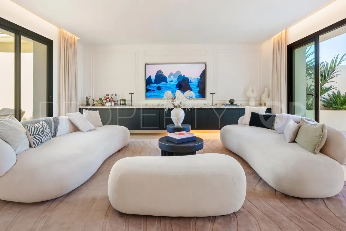 Duplex penthouse with 3 bedrooms for sale in Nueva Andalucia