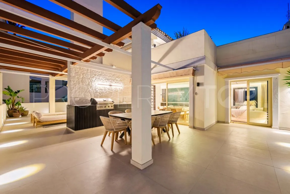 Duplex penthouse with 3 bedrooms for sale in Nueva Andalucia