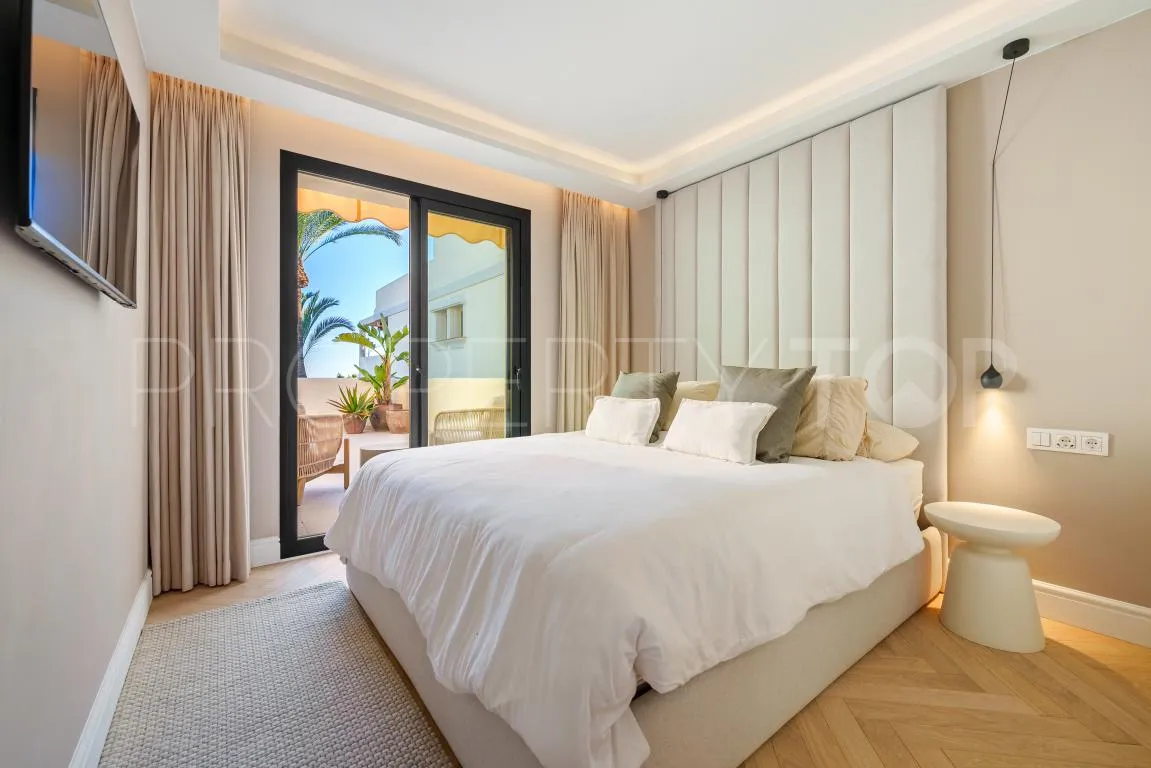 Duplex penthouse with 3 bedrooms for sale in Nueva Andalucia