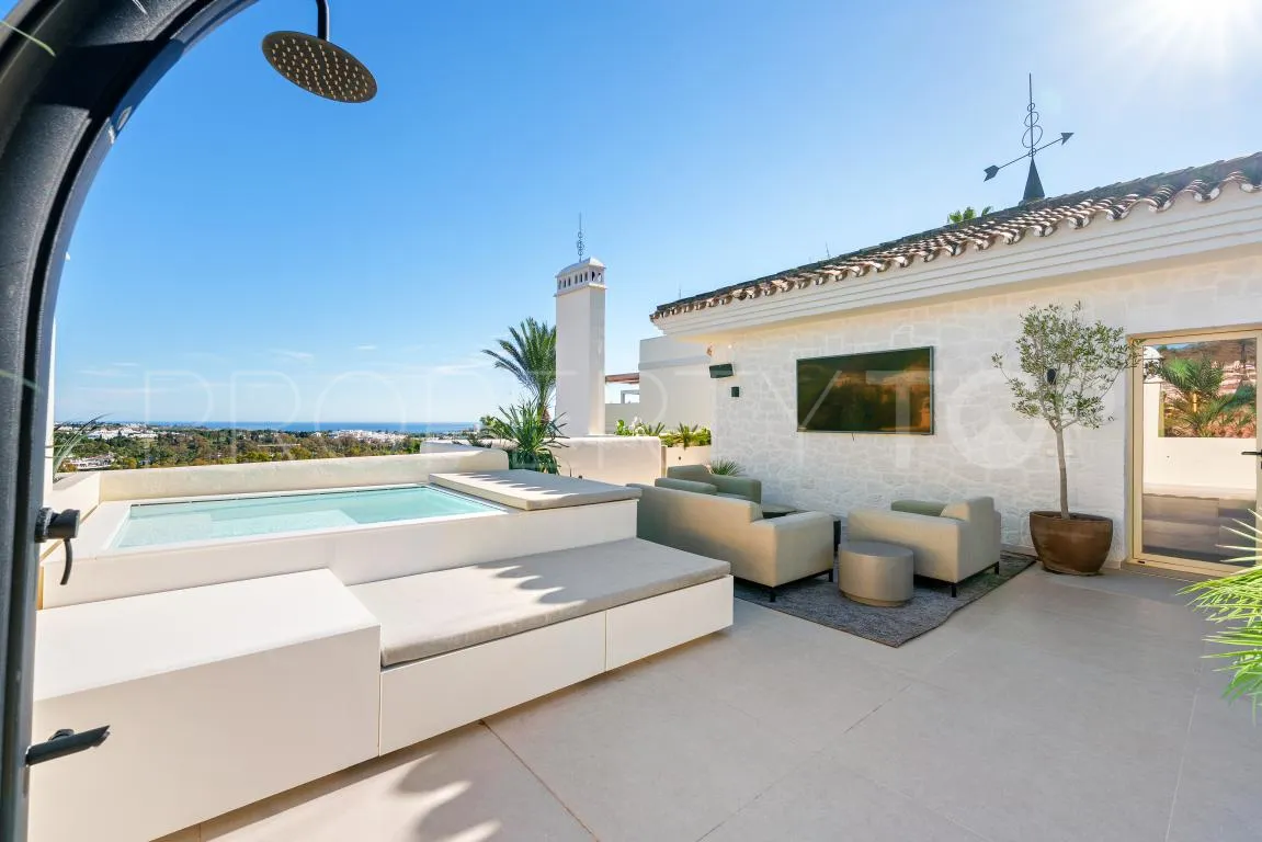 Duplex penthouse with 3 bedrooms for sale in Nueva Andalucia