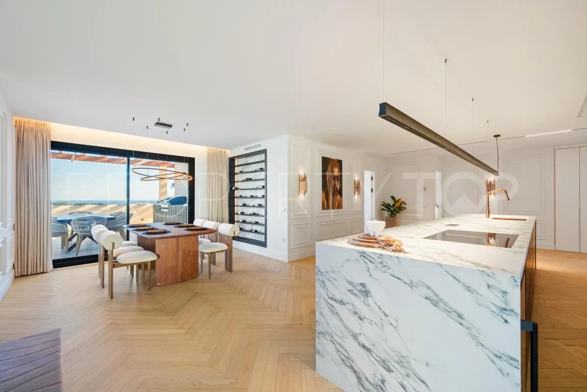 Duplex penthouse with 3 bedrooms for sale in Nueva Andalucia