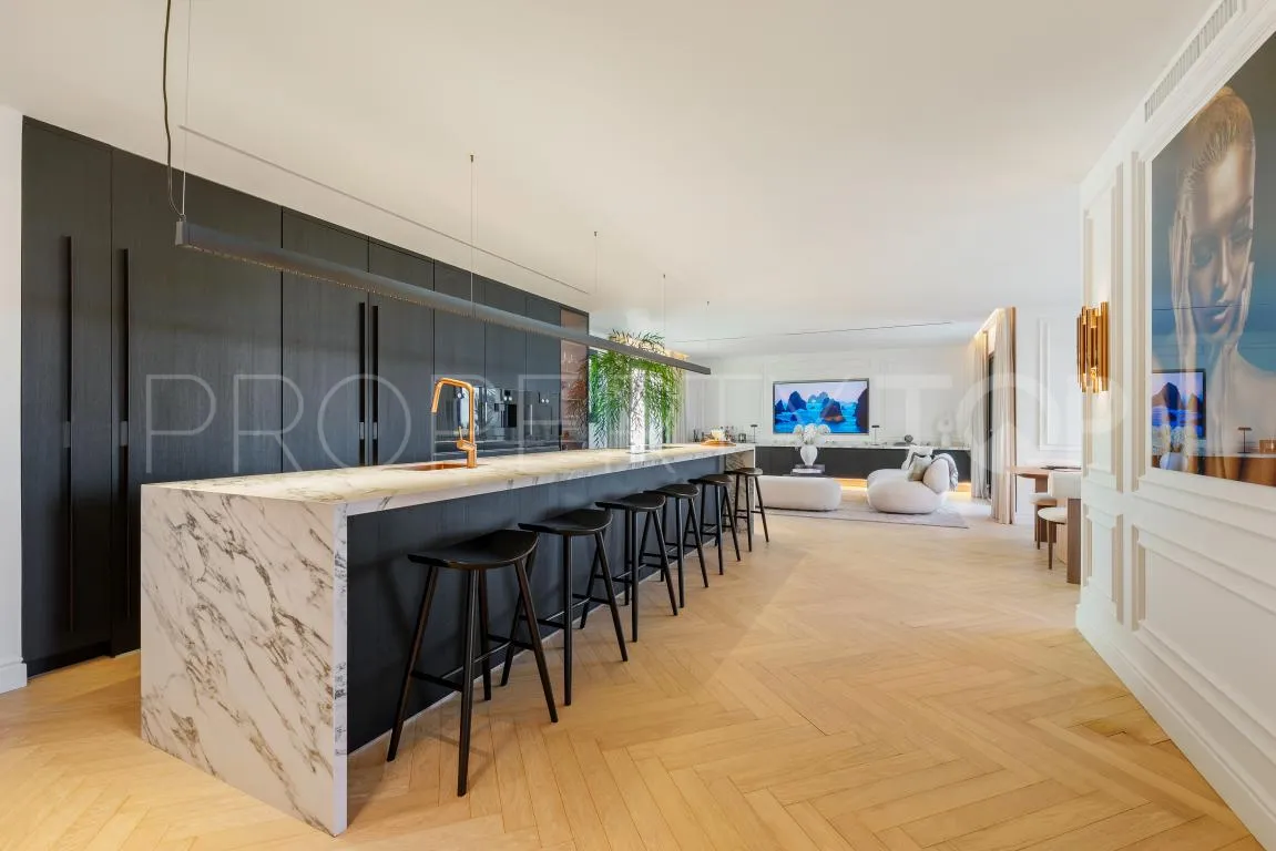 Duplex penthouse with 3 bedrooms for sale in Nueva Andalucia