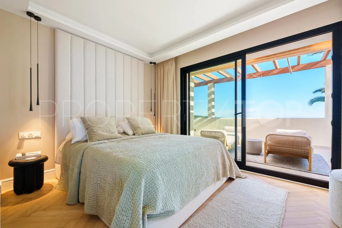 Duplex penthouse with 3 bedrooms for sale in Nueva Andalucia