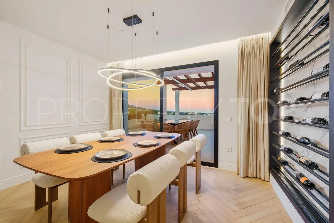 Duplex penthouse with 3 bedrooms for sale in Nueva Andalucia