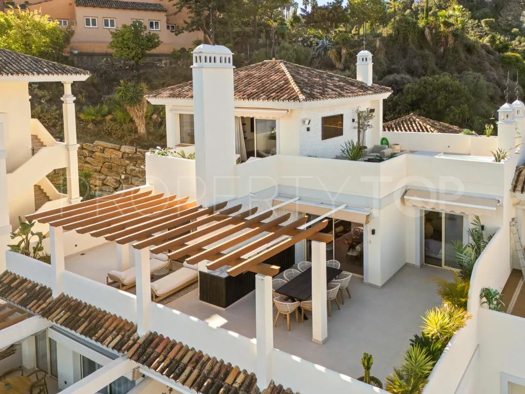 Duplex penthouse with 3 bedrooms for sale in Nueva Andalucia