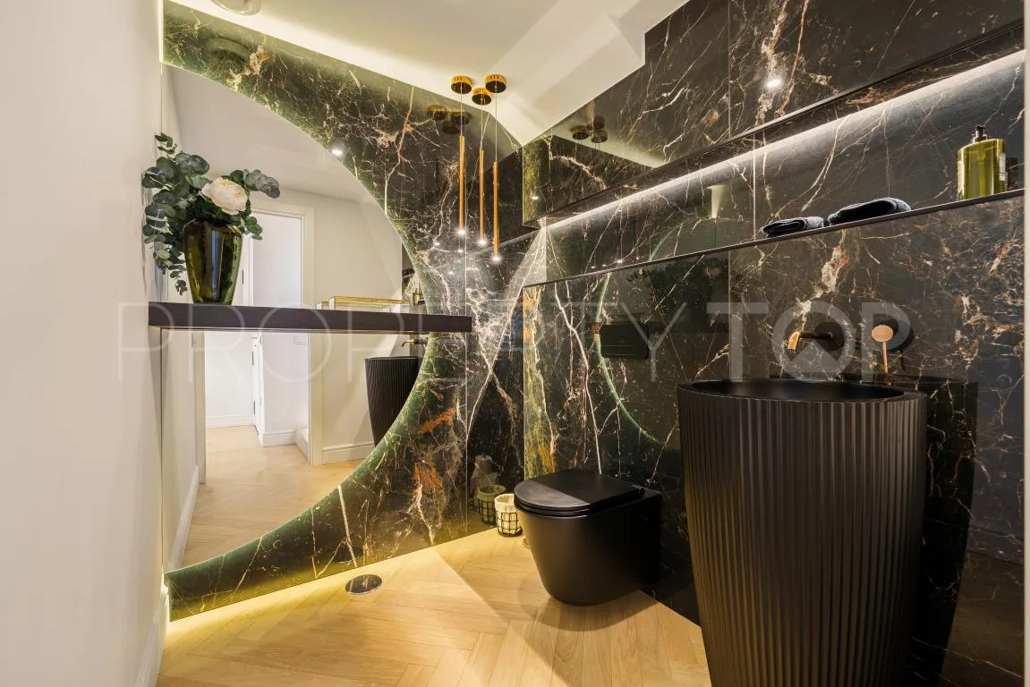 Duplex penthouse with 3 bedrooms for sale in Nueva Andalucia