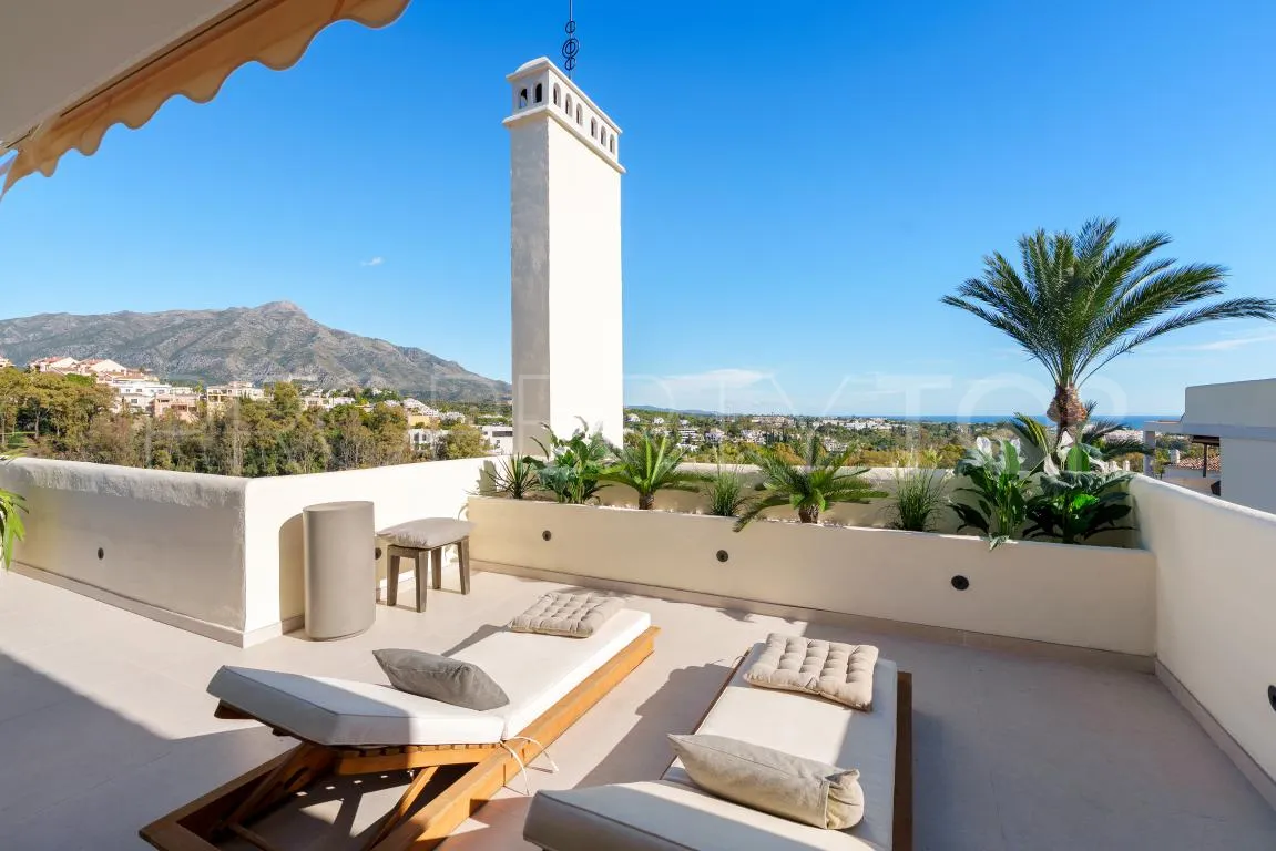 Duplex penthouse with 3 bedrooms for sale in Nueva Andalucia