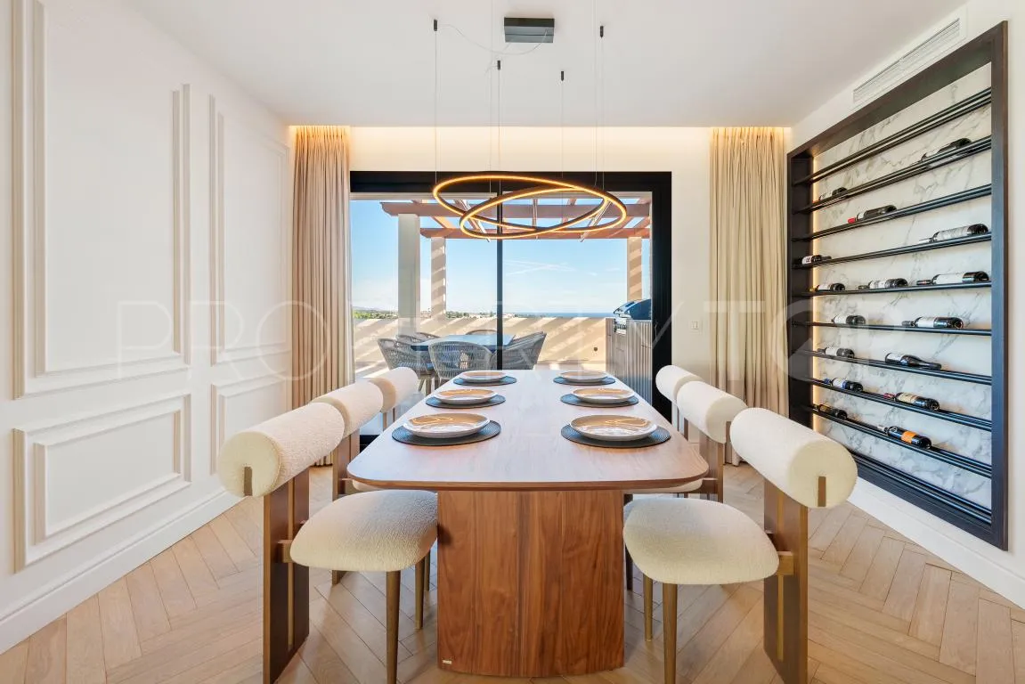 Duplex penthouse with 3 bedrooms for sale in Nueva Andalucia