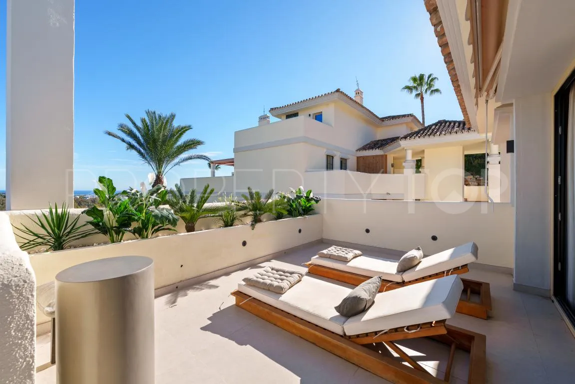 Duplex penthouse with 3 bedrooms for sale in Nueva Andalucia