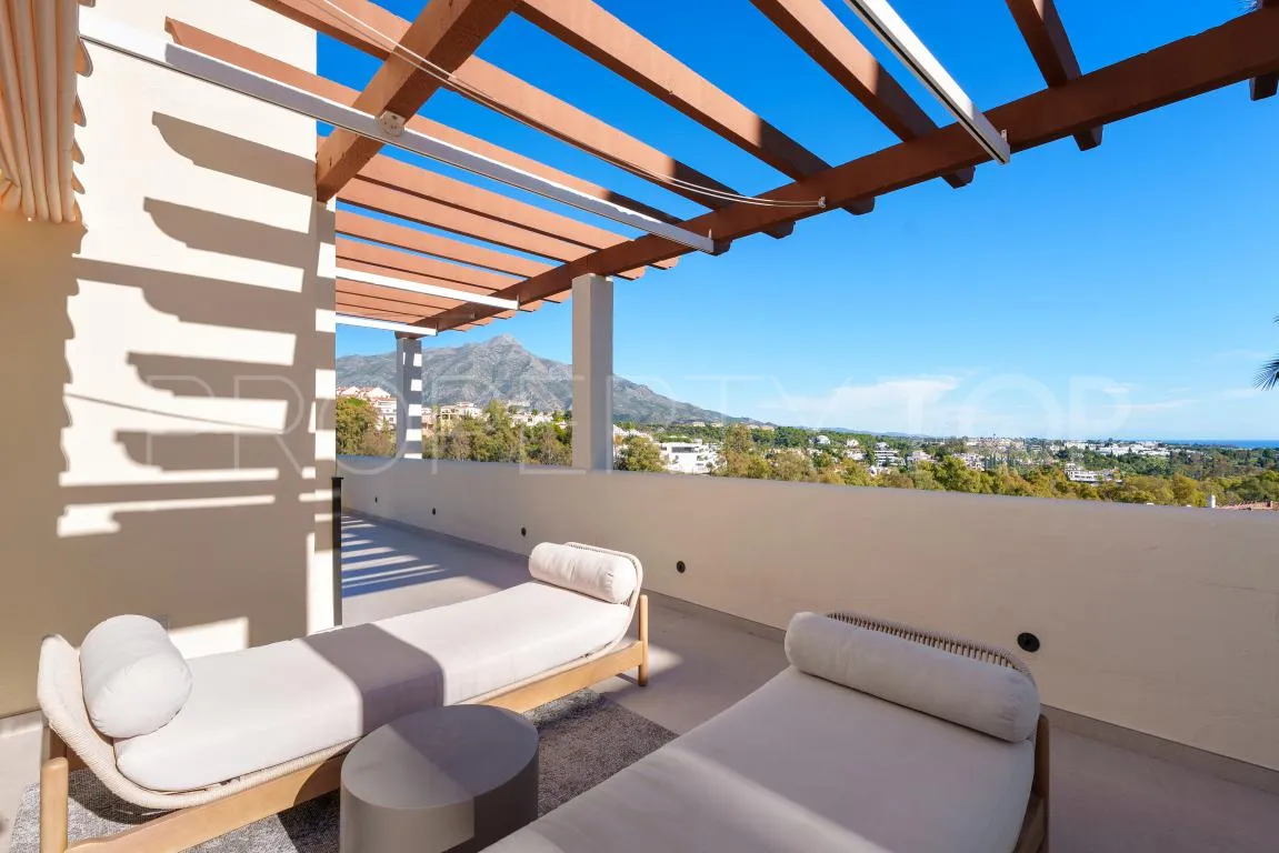 Duplex penthouse with 3 bedrooms for sale in Nueva Andalucia