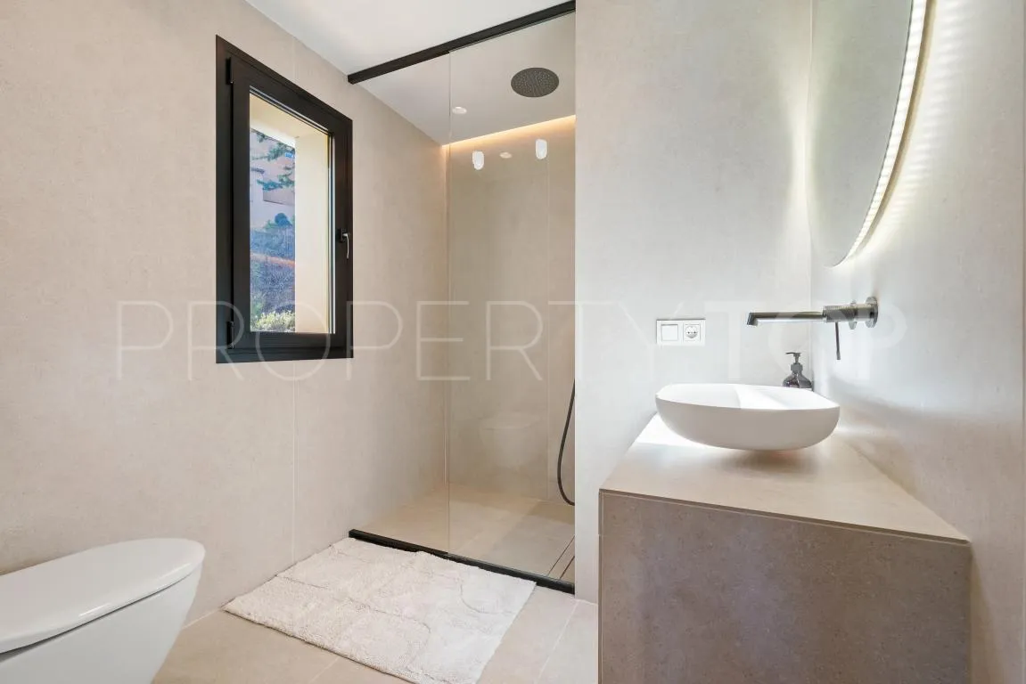 Duplex penthouse with 3 bedrooms for sale in Nueva Andalucia