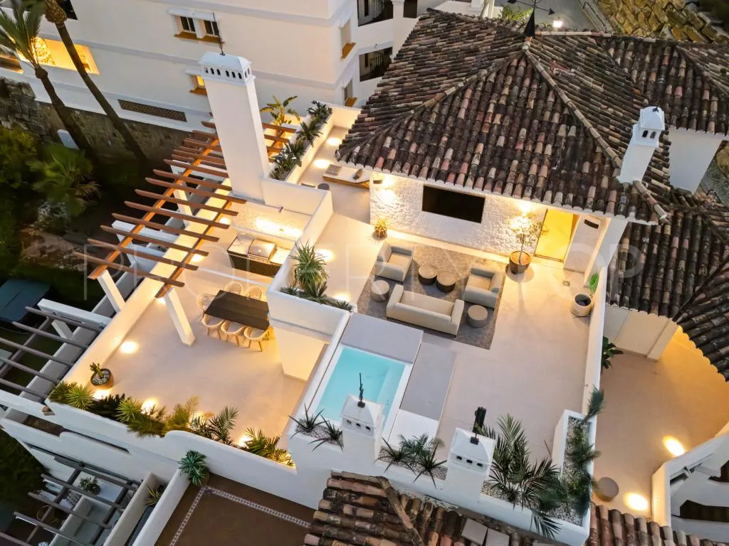 Duplex penthouse with 3 bedrooms for sale in Nueva Andalucia