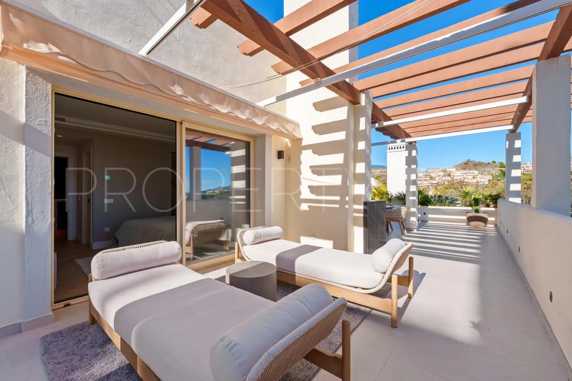 Duplex penthouse with 3 bedrooms for sale in Nueva Andalucia