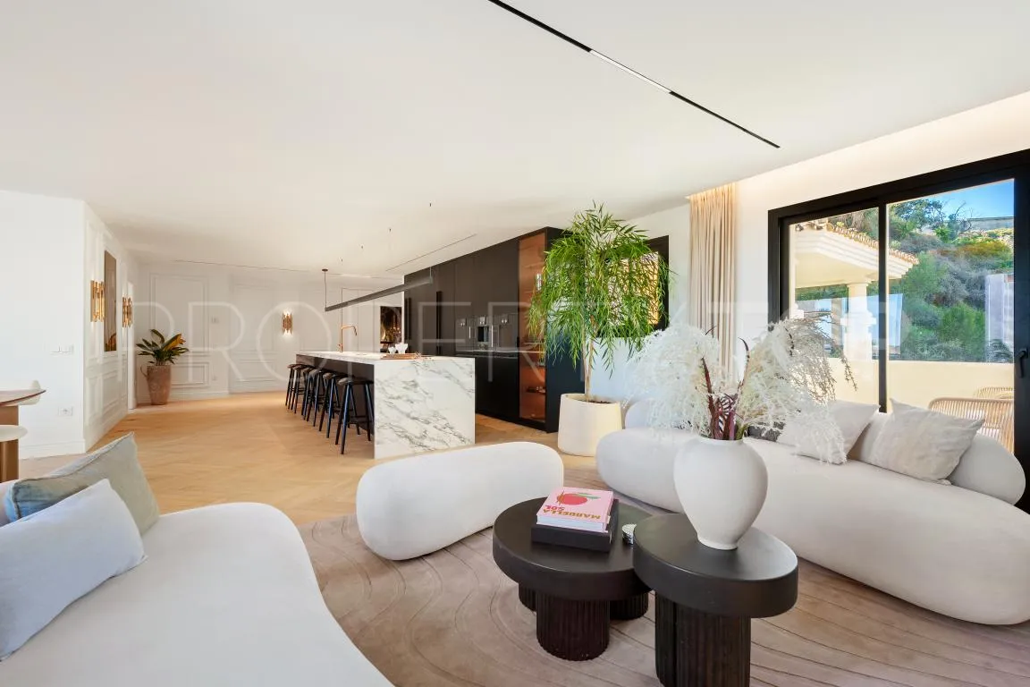 Duplex penthouse with 3 bedrooms for sale in Nueva Andalucia
