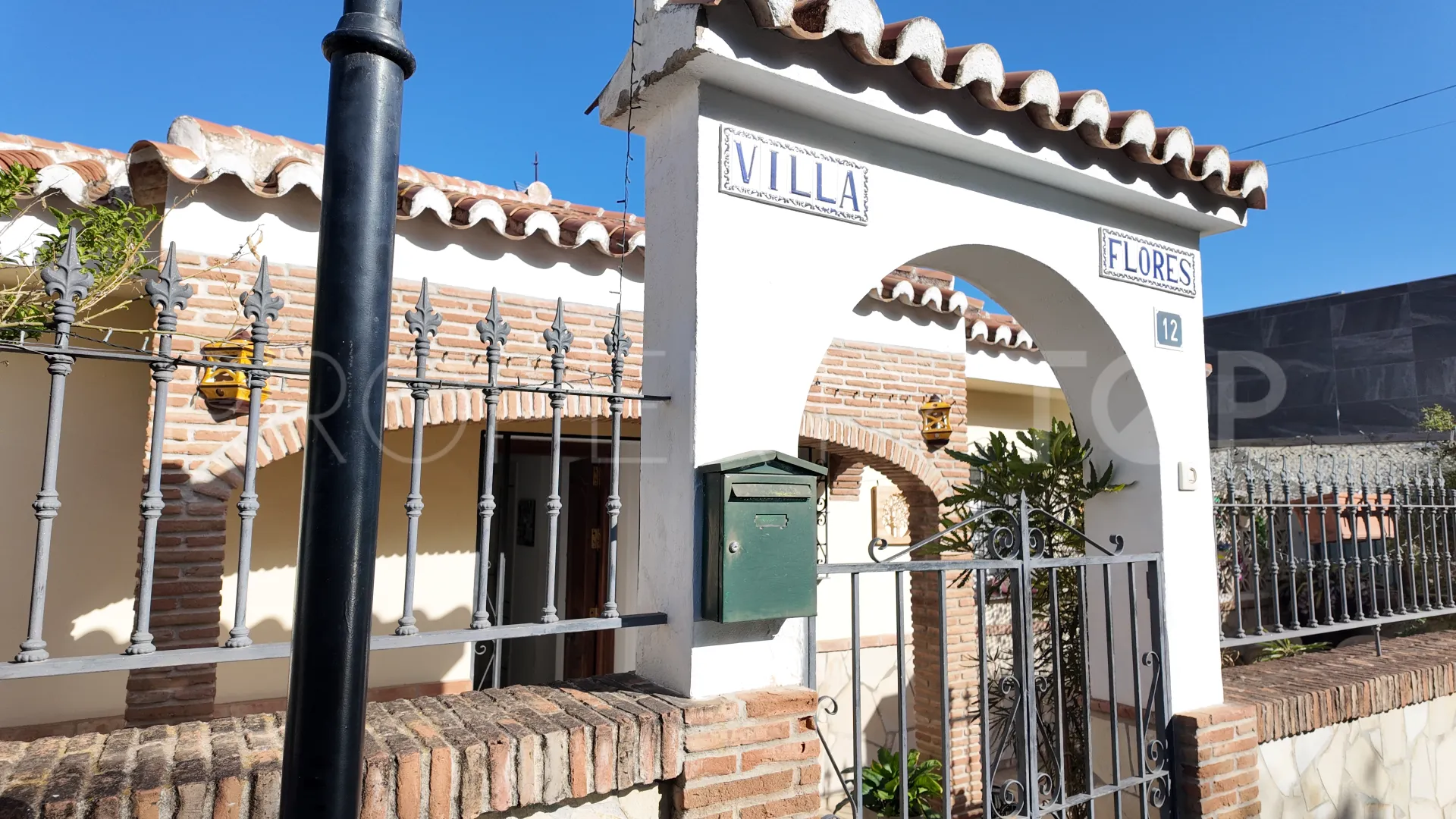 Adosado a la venta en Mijas con 9 dormitorios