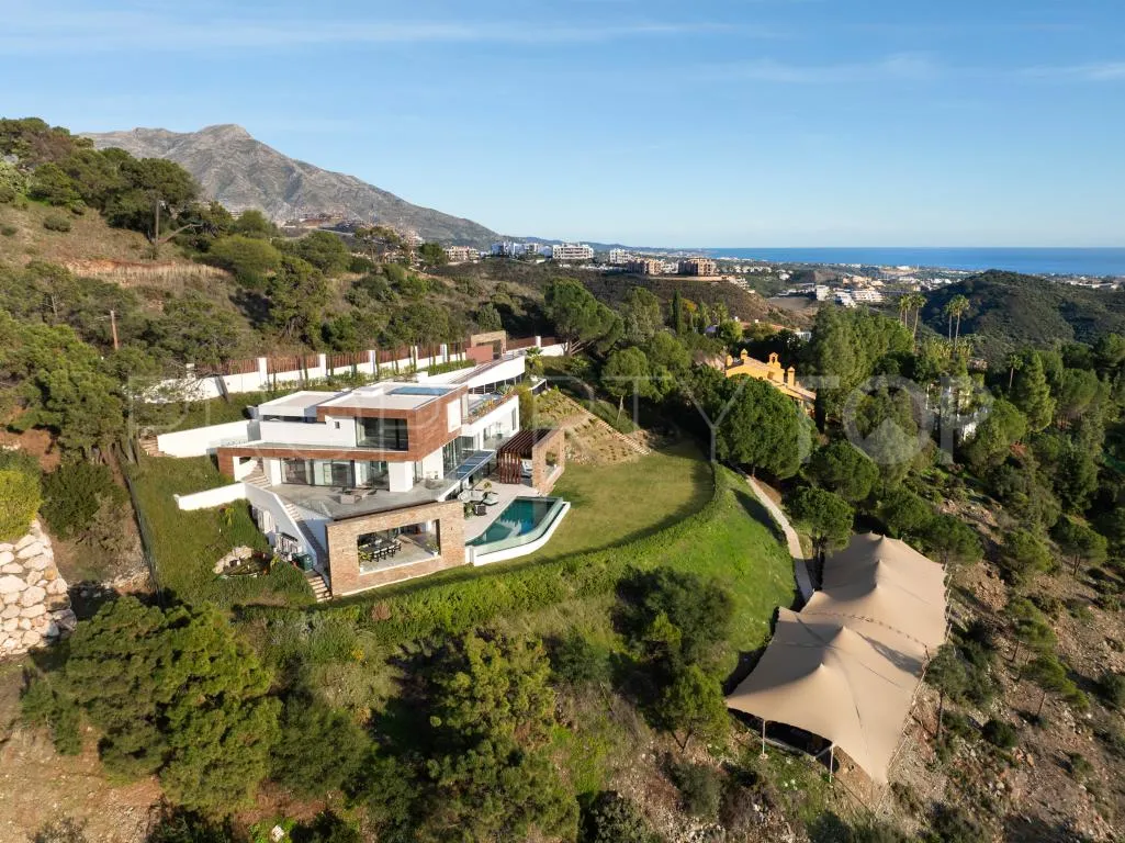 El Madroñal villa for sale