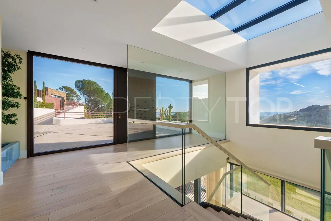 El Madroñal villa for sale