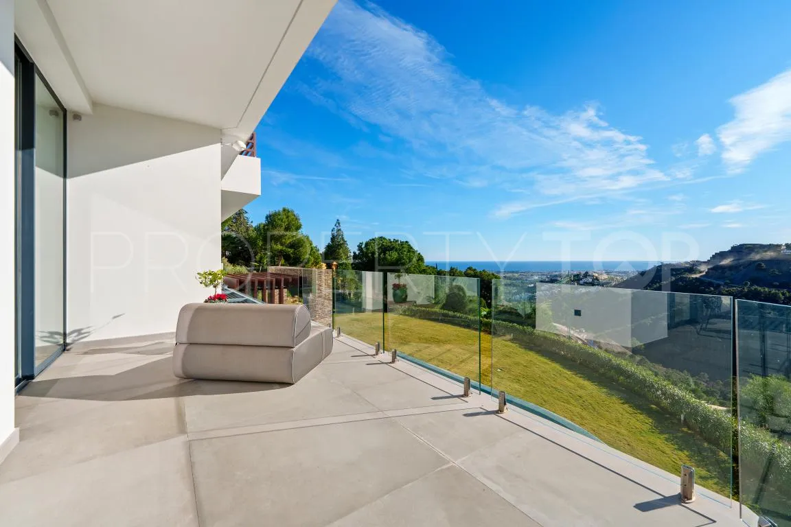 El Madroñal villa for sale