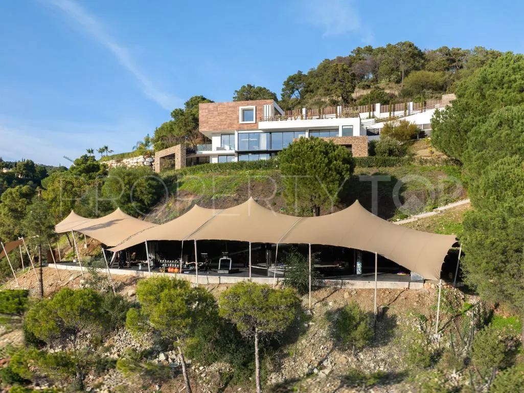El Madroñal villa for sale