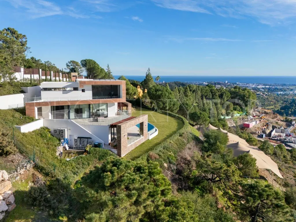 El Madroñal villa for sale
