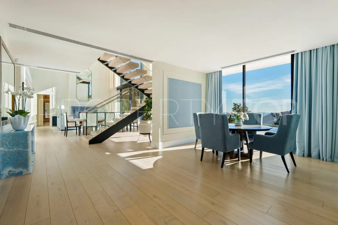 El Madroñal villa for sale