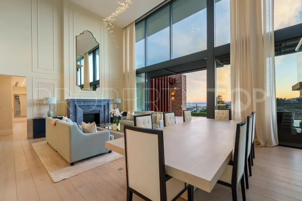El Madroñal villa for sale