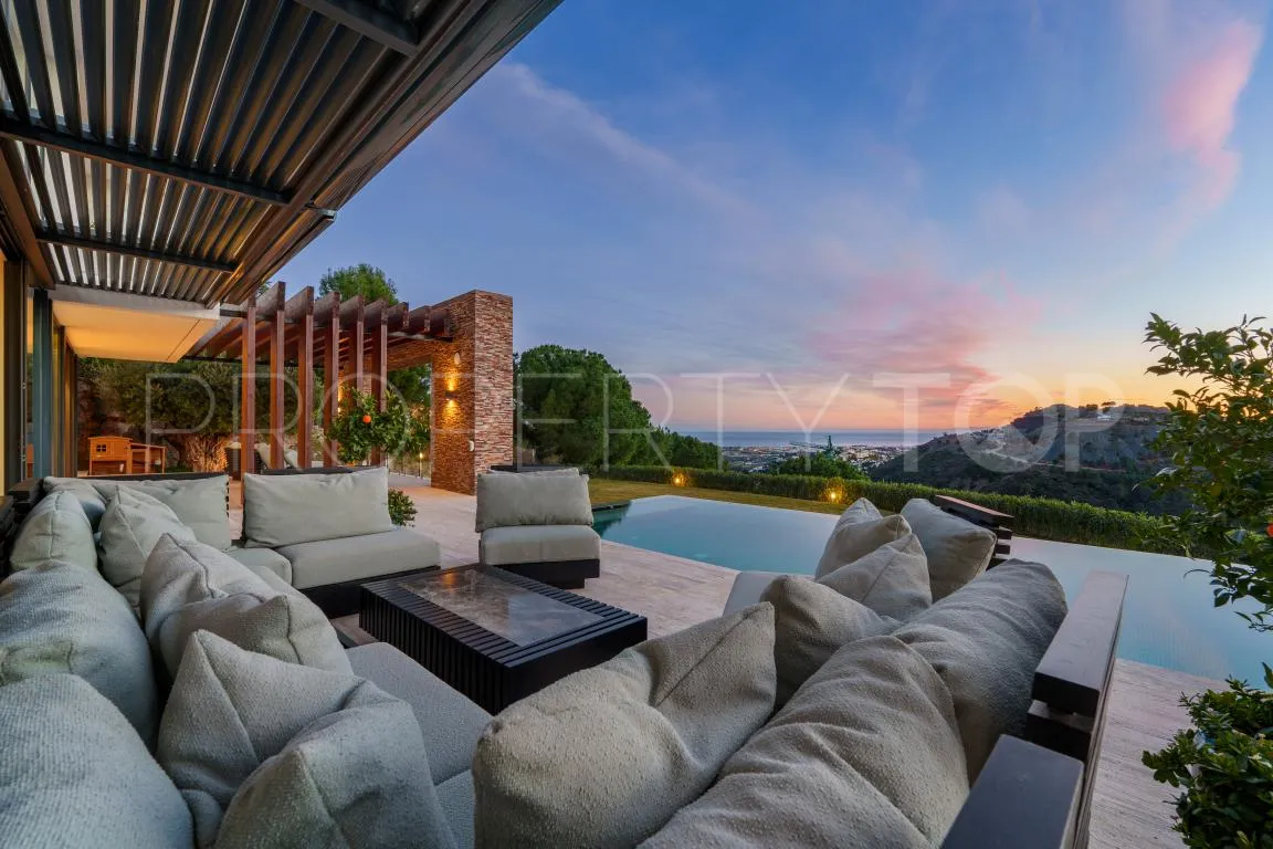 El Madroñal villa for sale