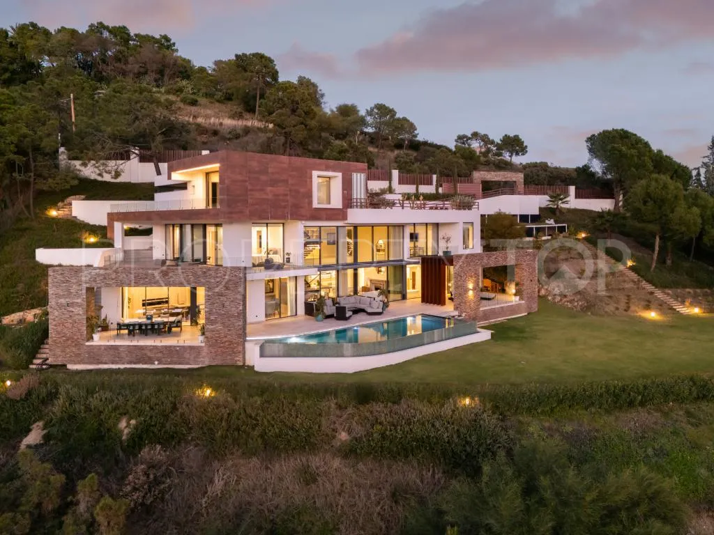 El Madroñal villa for sale