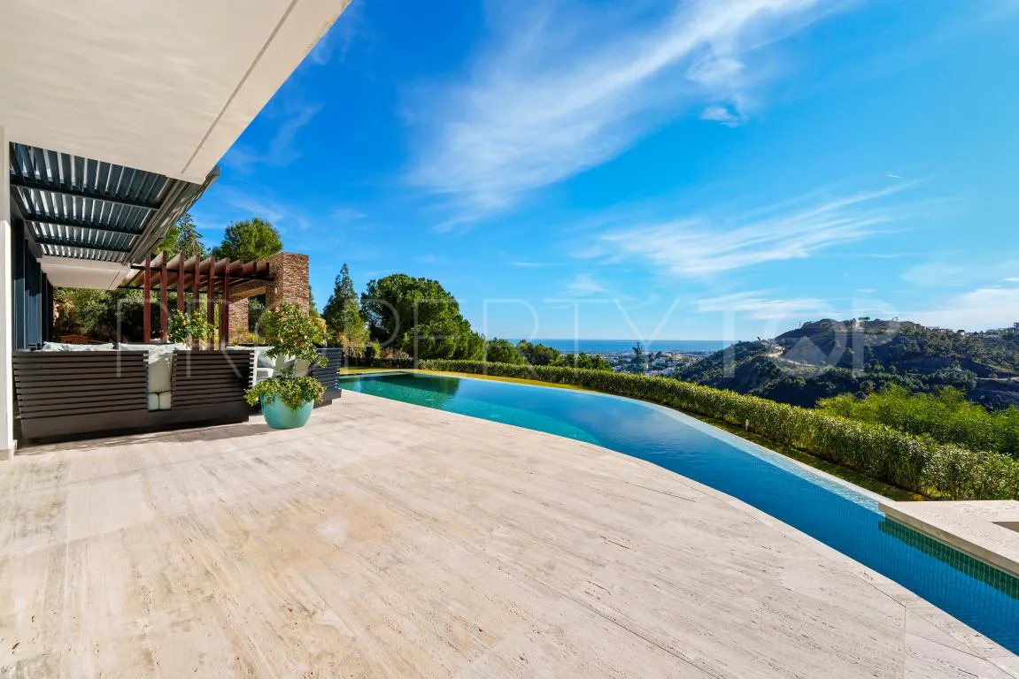 El Madroñal villa for sale