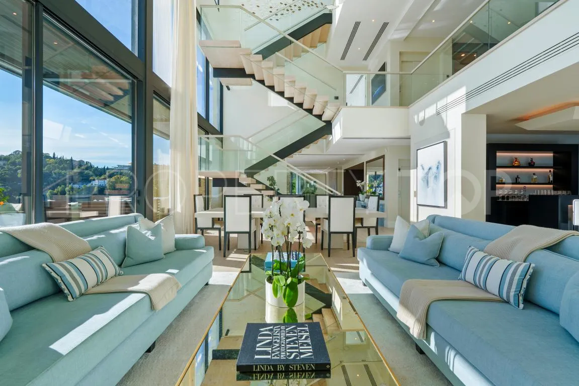 El Madroñal villa for sale