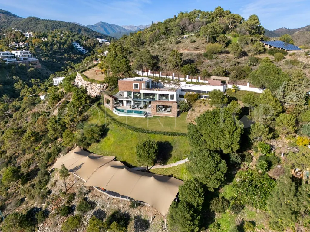 El Madroñal villa for sale