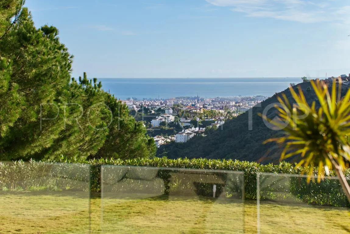 El Madroñal villa for sale