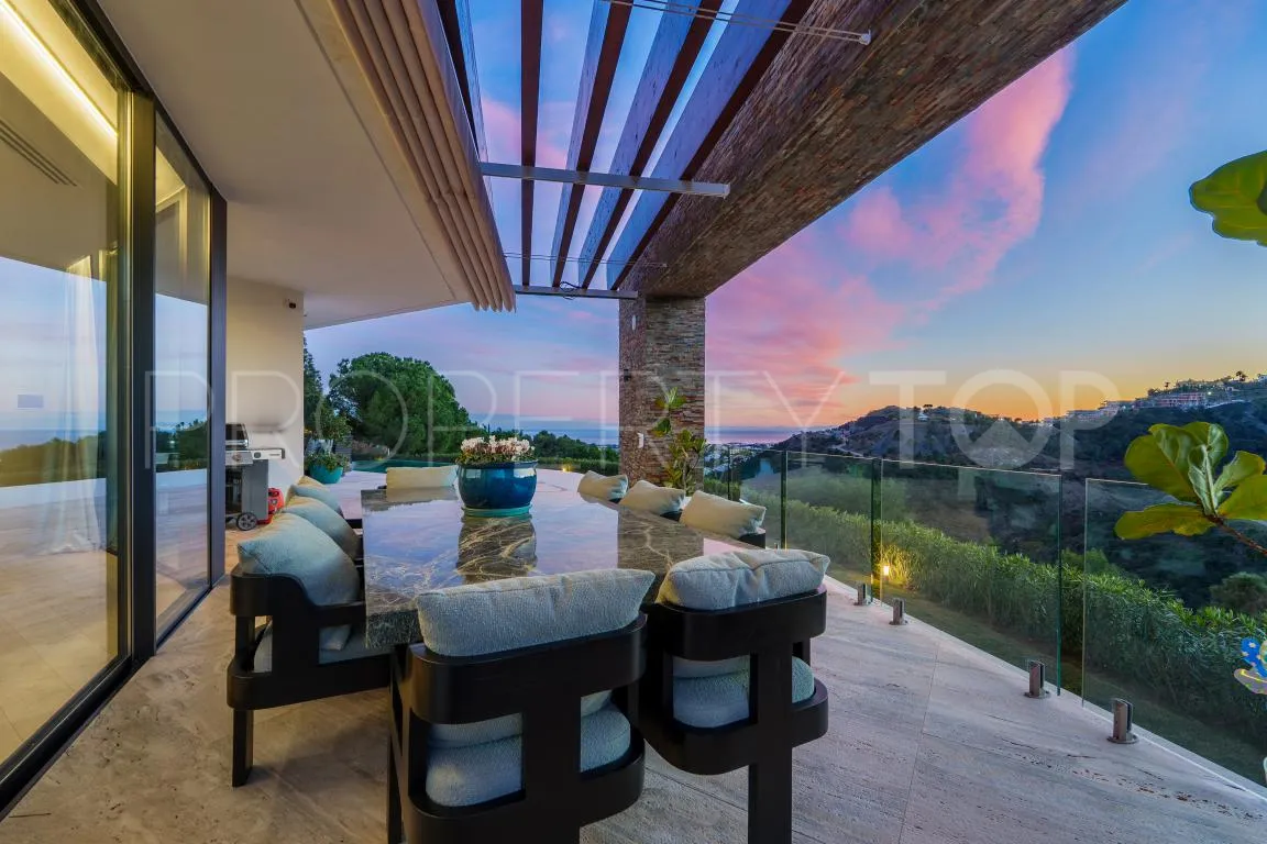 El Madroñal villa for sale
