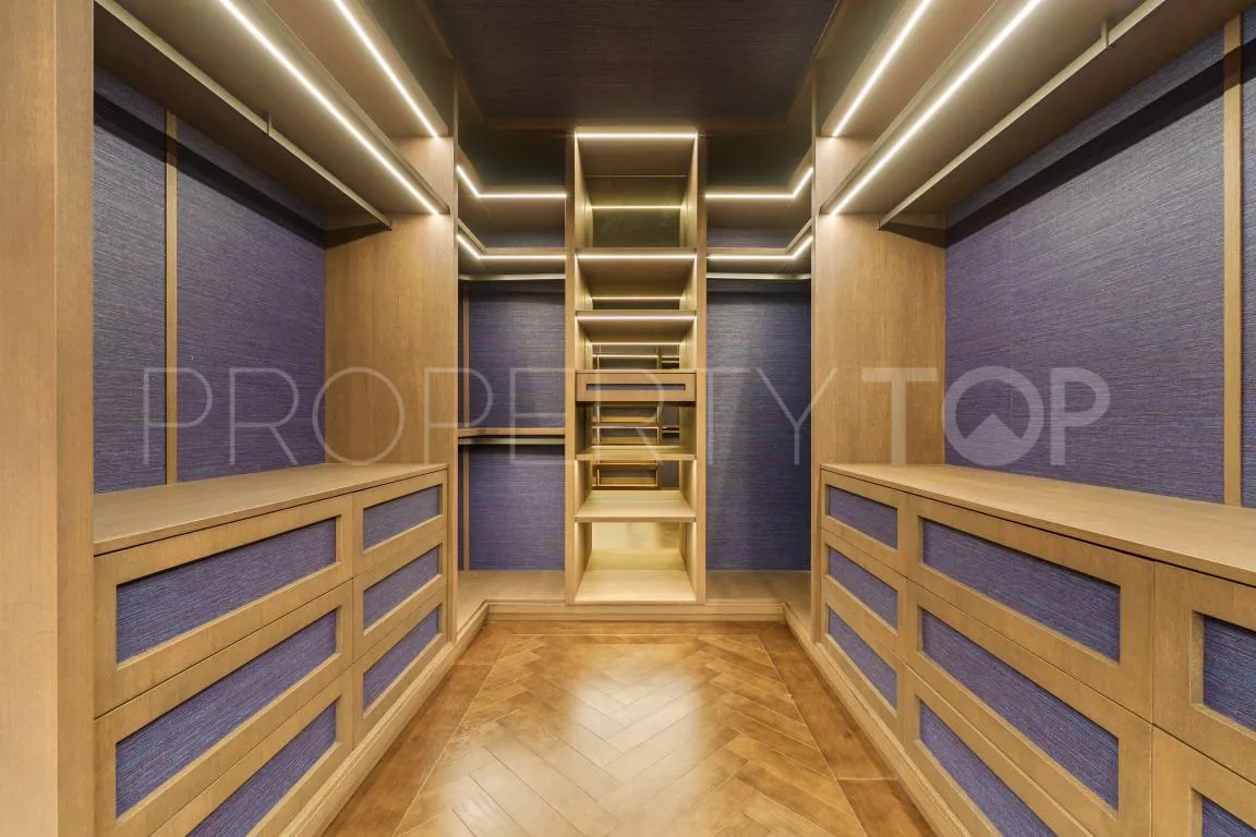 El Madroñal villa for sale
