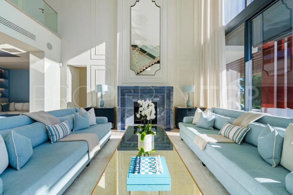 El Madroñal villa for sale