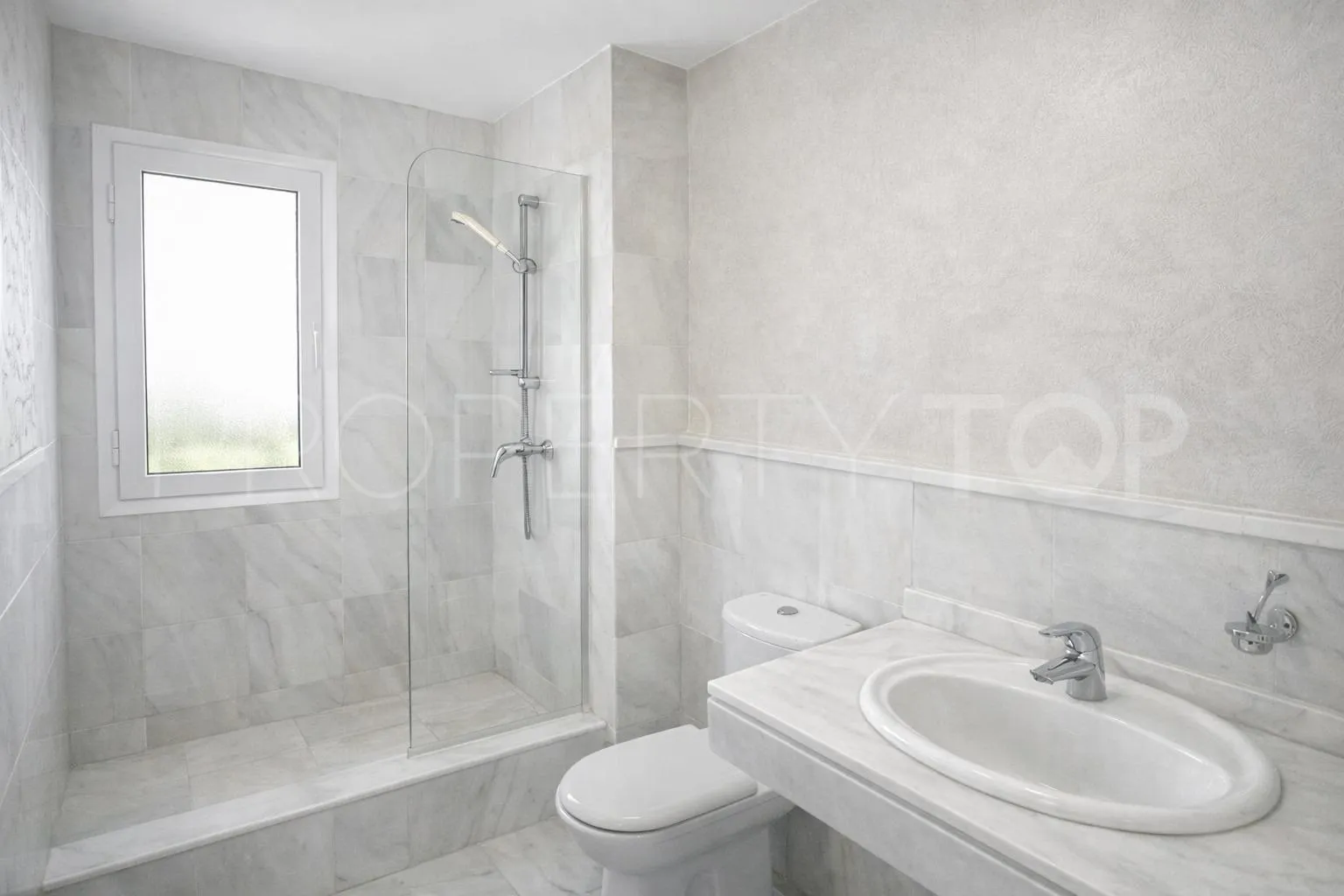 Se vende apartamento con 2 dormitorios en Selwo