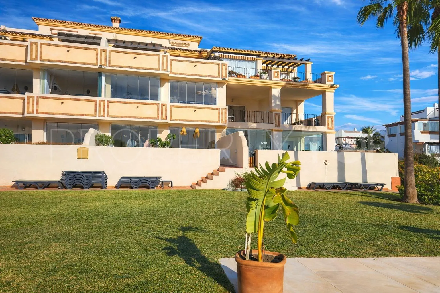 Se vende apartamento con 2 dormitorios en Selwo
