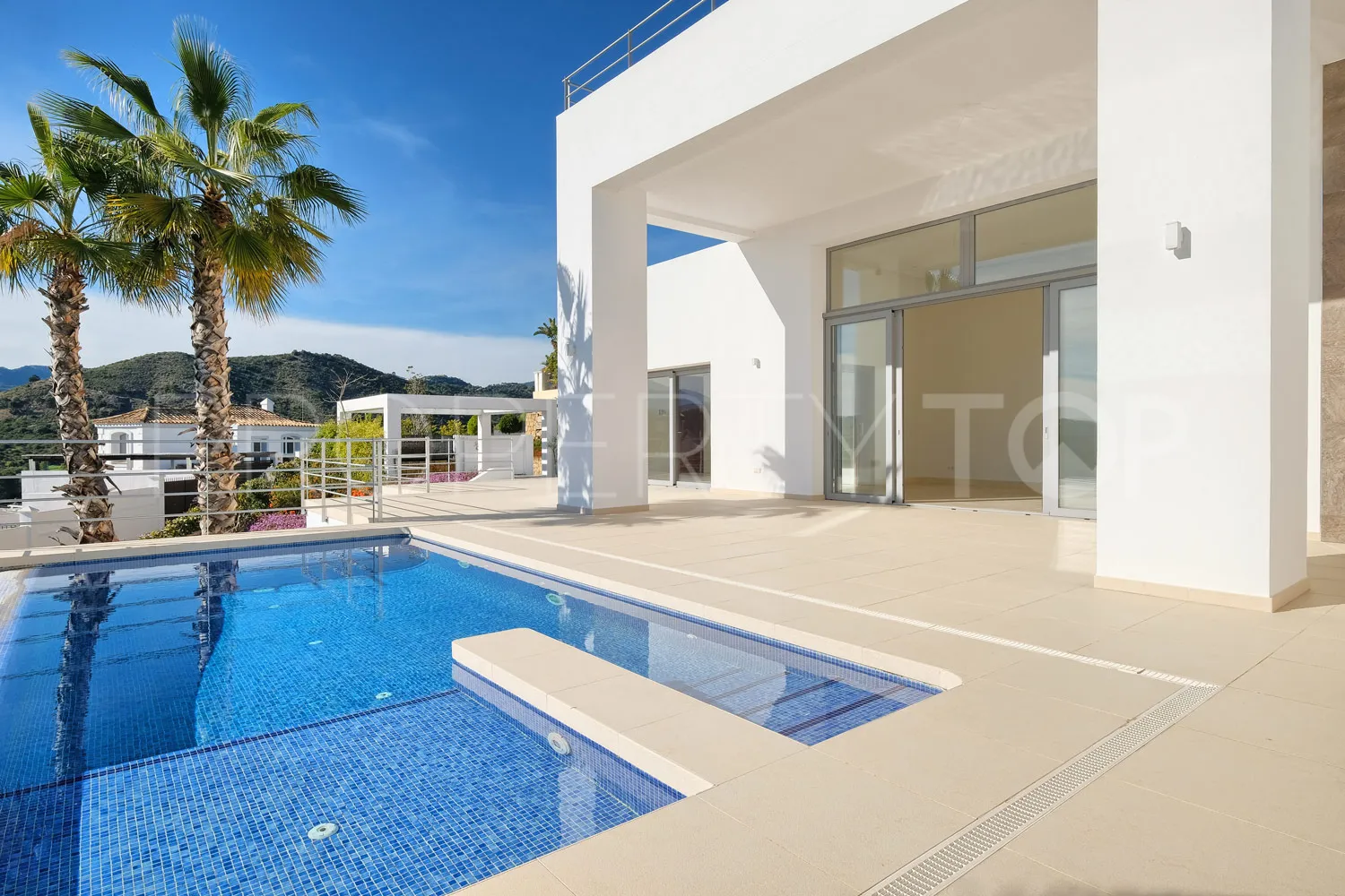 Villa en venta de 4 dormitorios en Benahavis