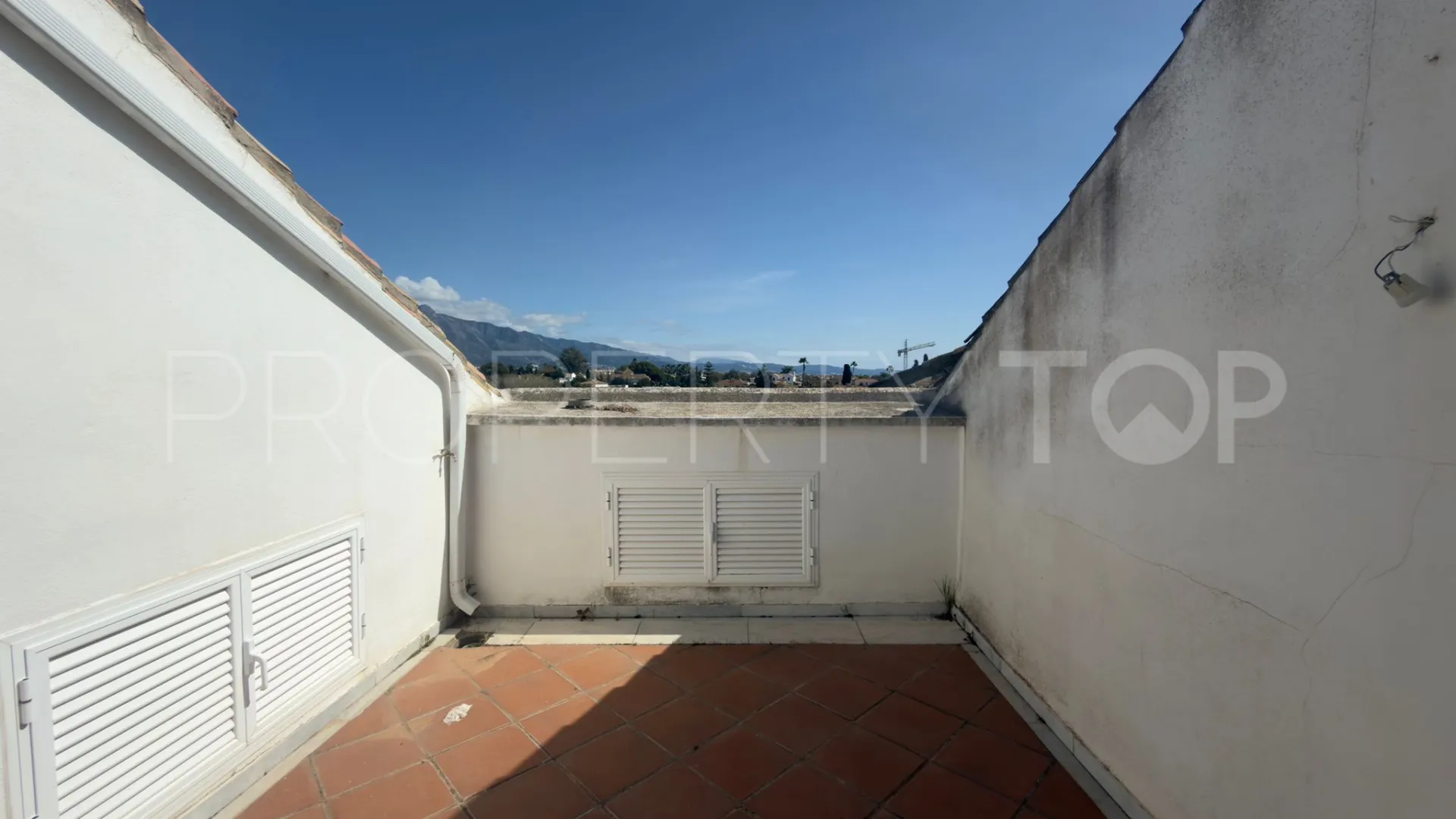Guadalmina Baja, atico duplex de 5 dormitorios en venta