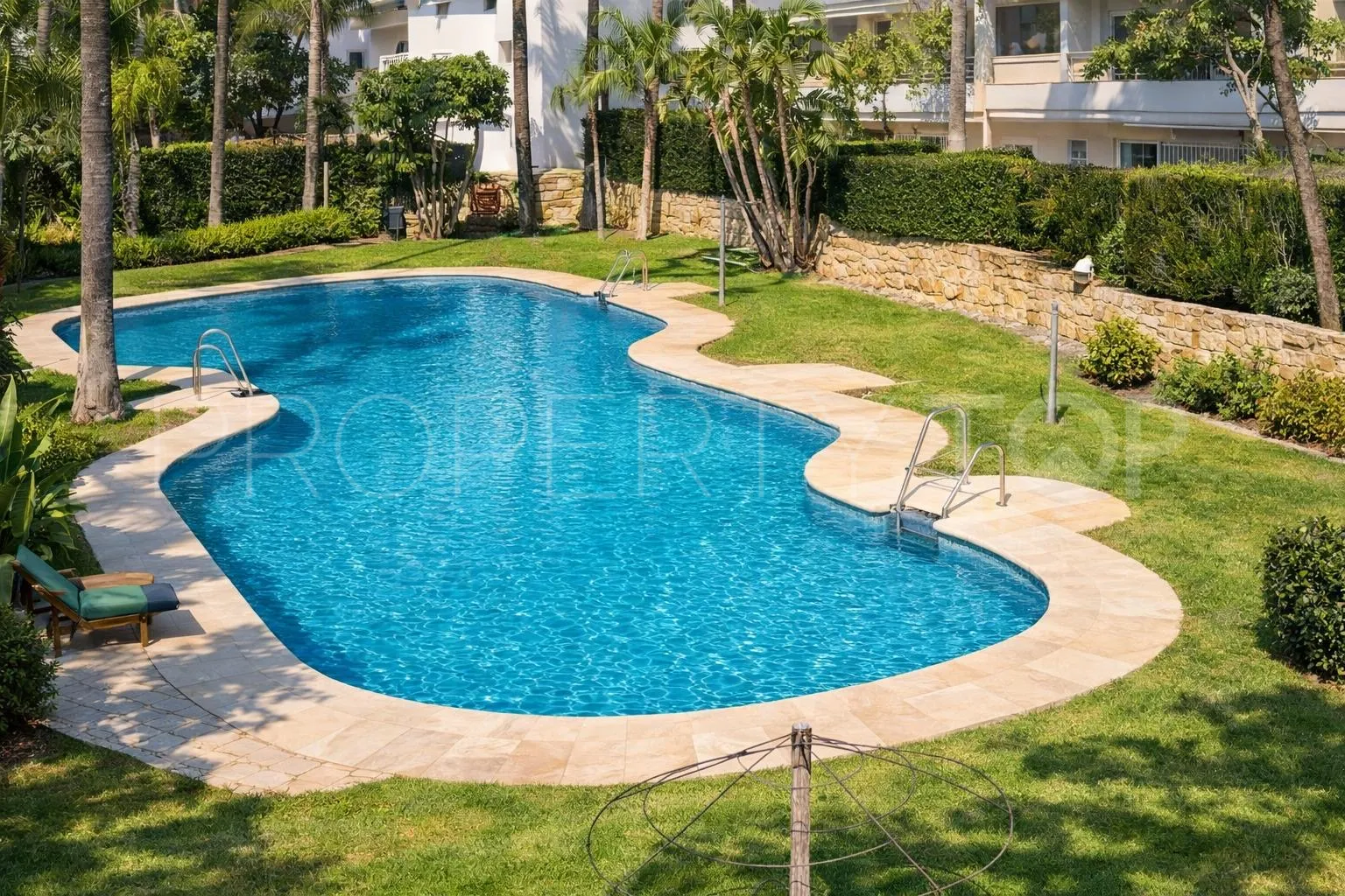 Guadalmina Baja, atico duplex de 5 dormitorios en venta